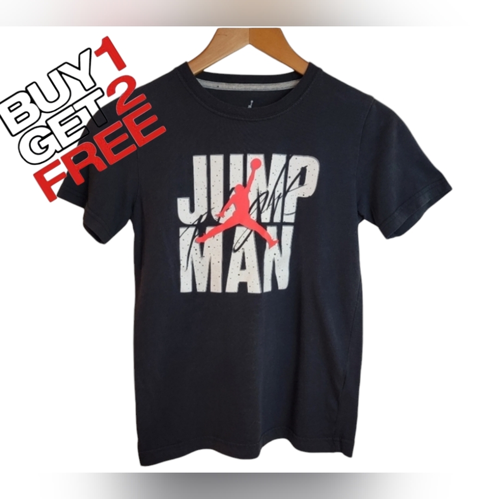 Air Jordan Jump‎ Man T-shirt Boys Medium